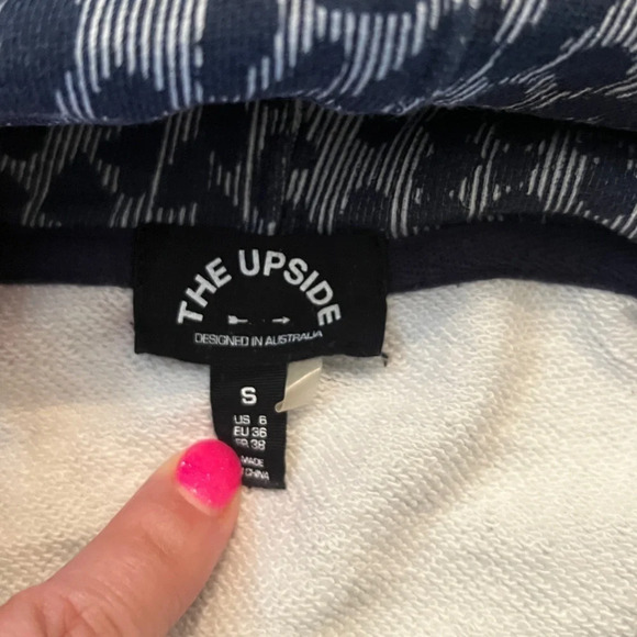 THE UPSIDE Blue Indigo Leopard Pullover Hoodie Navy - Picture 7 of 8